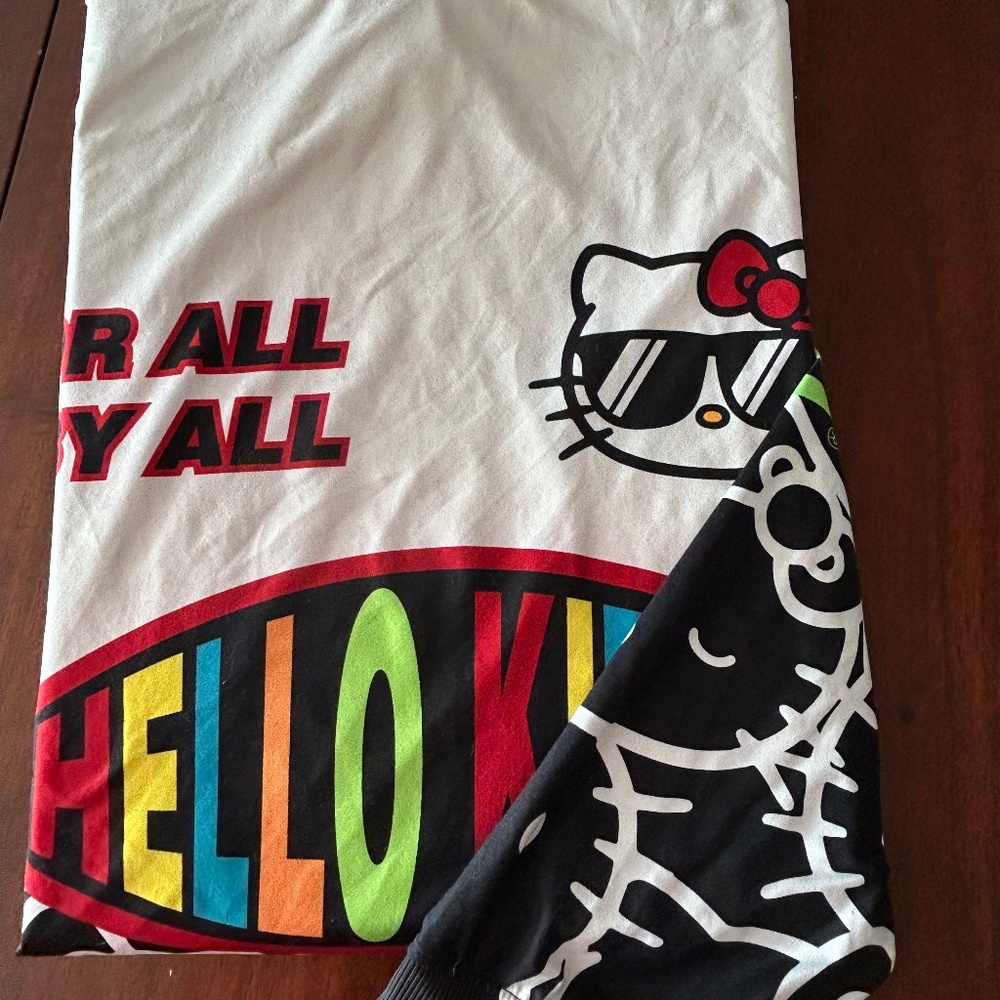 Hello Kitty x Zumba Long sleeve Shirt